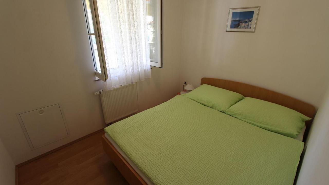 Apartments Serbecic Малинска Экстерьер фото