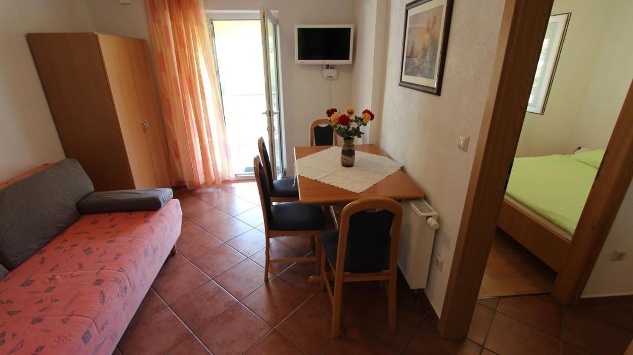 Apartments Serbecic Малинска Экстерьер фото