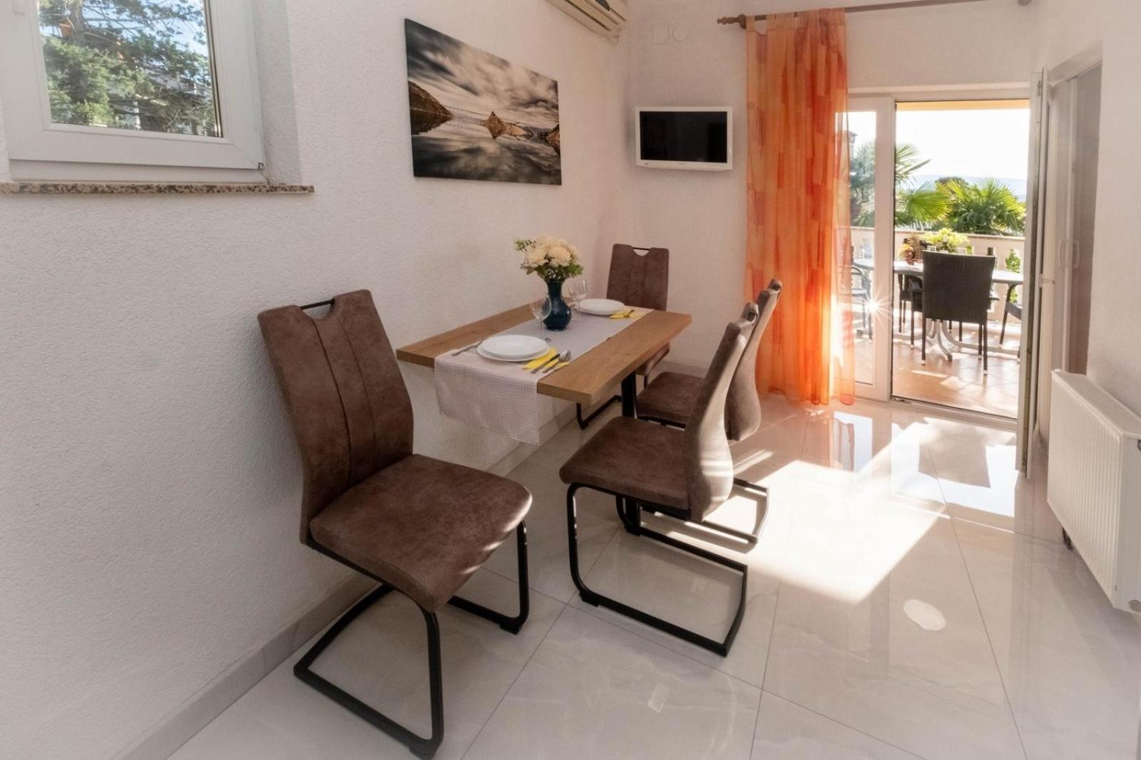 Apartments Serbecic Малинска Экстерьер фото